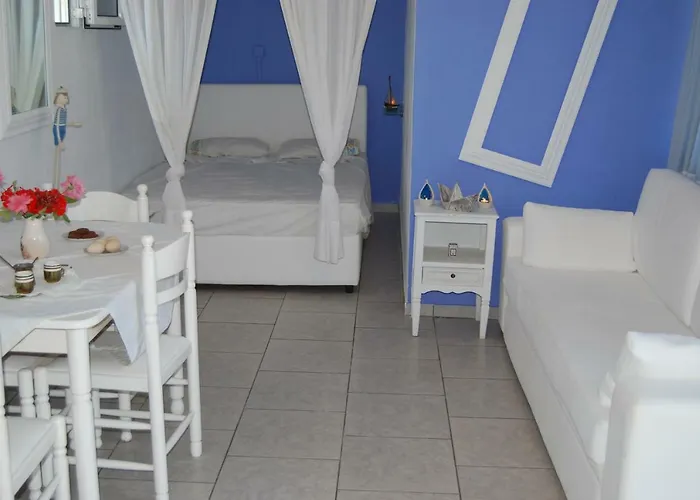 Killini The Small Cyclades Kastro-Kyllini